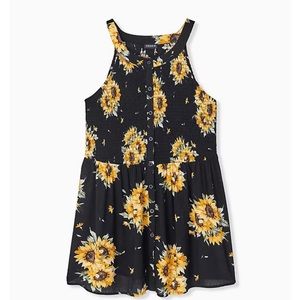 BLACK SUNFLOWER BUTTON SMOCKED BABYDOLL TANK